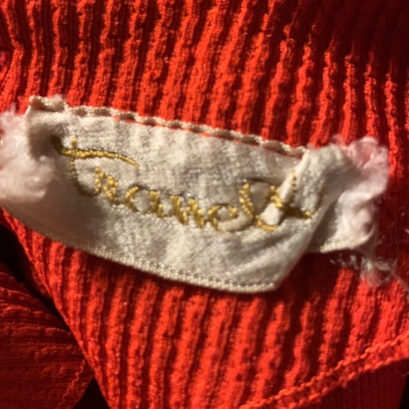 Elegant Orange Skirt Set - Picture 8 of 9